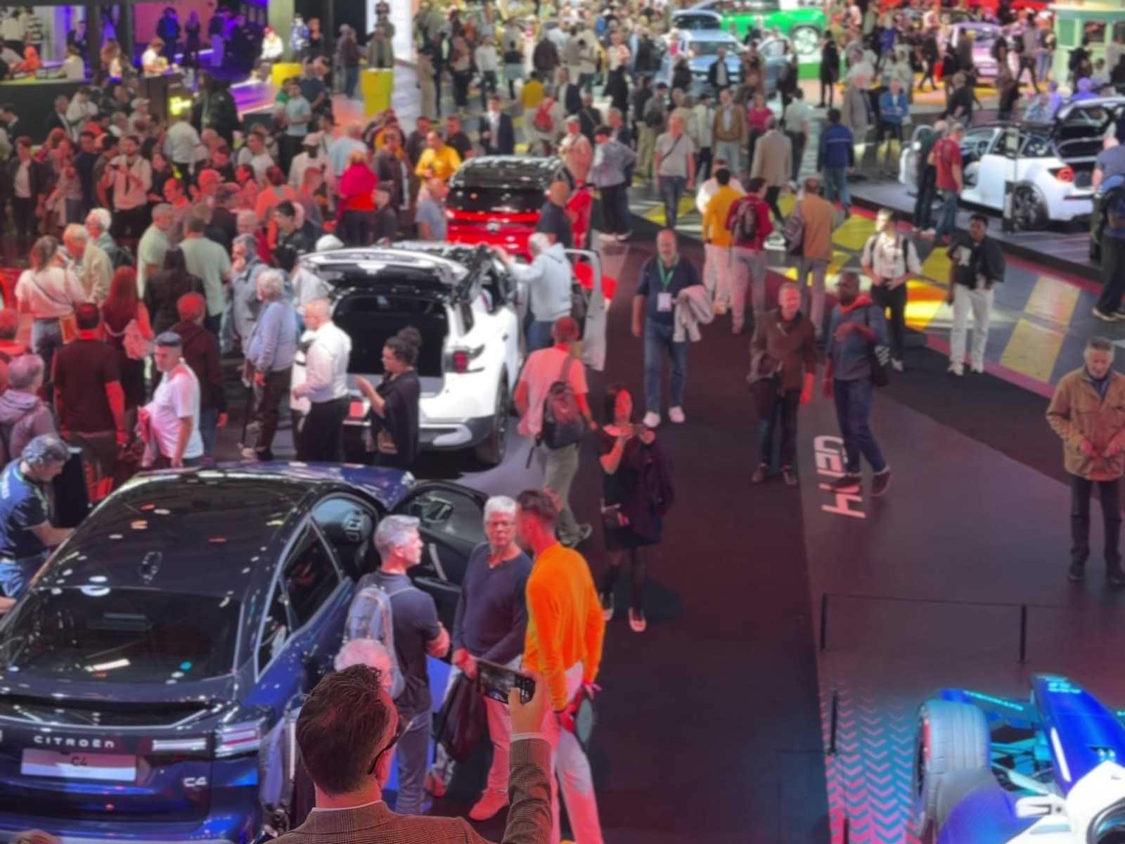 Crowds in the aisles of the Paris Motor Show