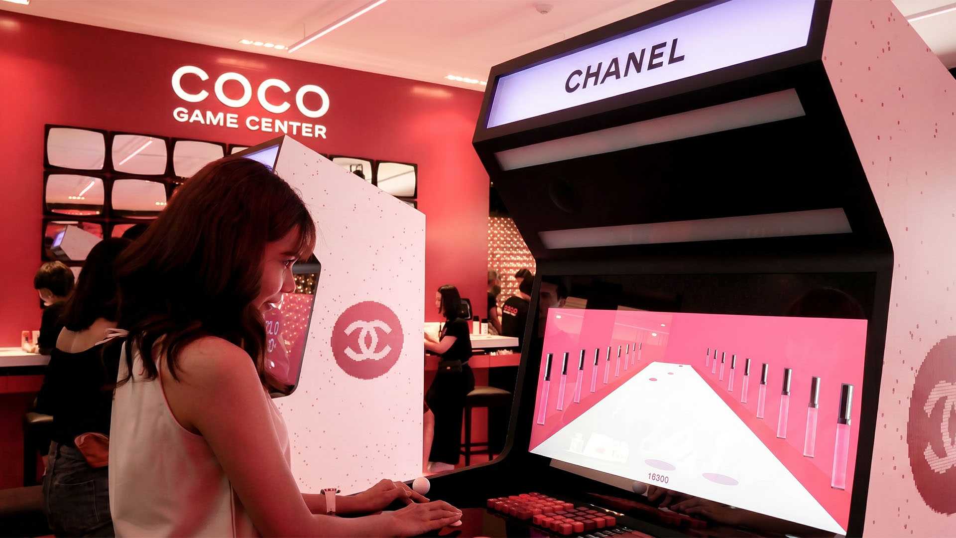 Chanel arcade machine, Coco Game Center, fast-gaming experience.