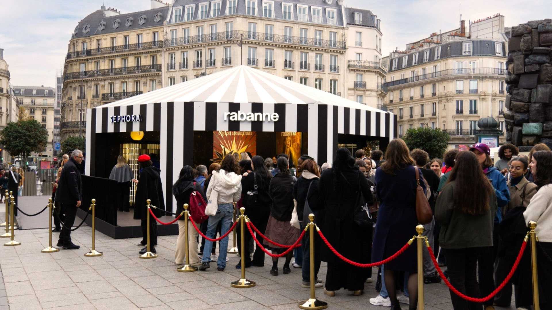 Rabanne & Sephora pop-up, queuing crowd, Paris.